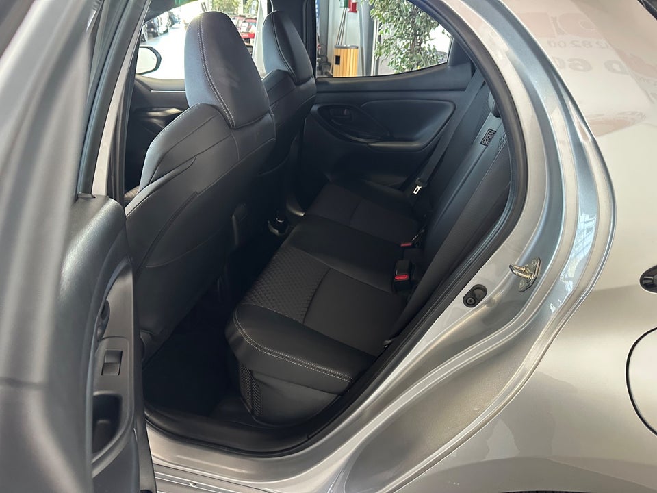 Toyota Yaris 1,5 Hybrid Executive e-CVT 5d