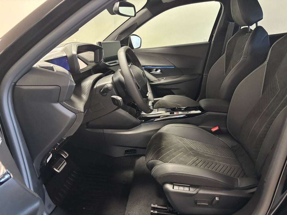 Peugeot e-2008 54 GT 5d