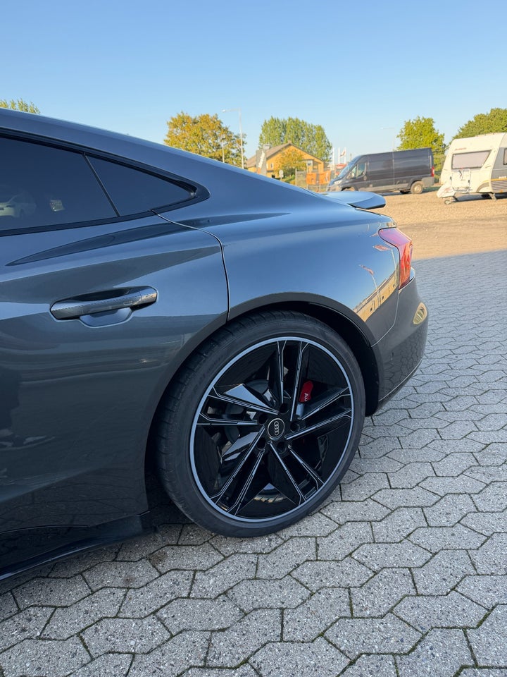 Audi RS e-tron GT quattro 4d