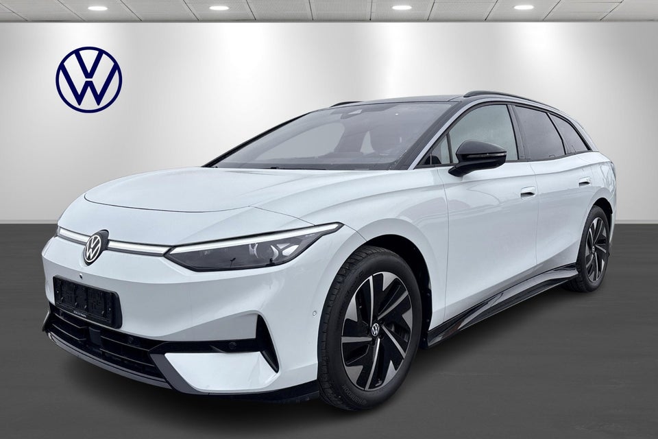 VW ID.7 77 Style+ Tourer 5d