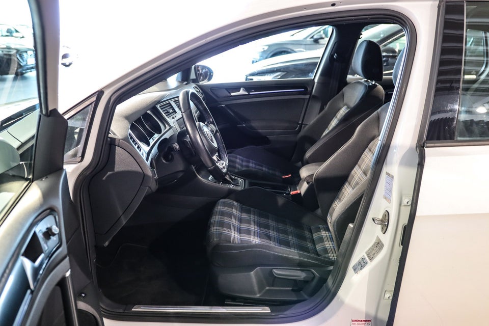 VW Golf VII 1,4 GTE DSG 5d