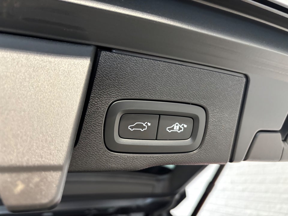 Volvo XC60 2,0 T6 ReCharge Plus Bright aut. AWD Van 5d