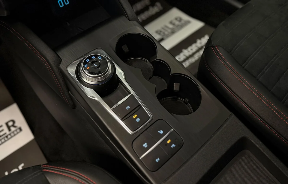 Ford Kuga 2,5 PHEV ST-Line X CVT 5d