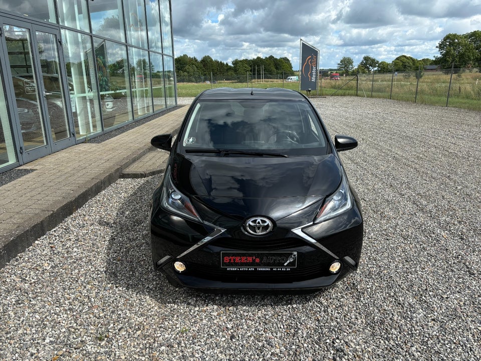 Toyota Aygo 1,0 VVT-i x-black 5d