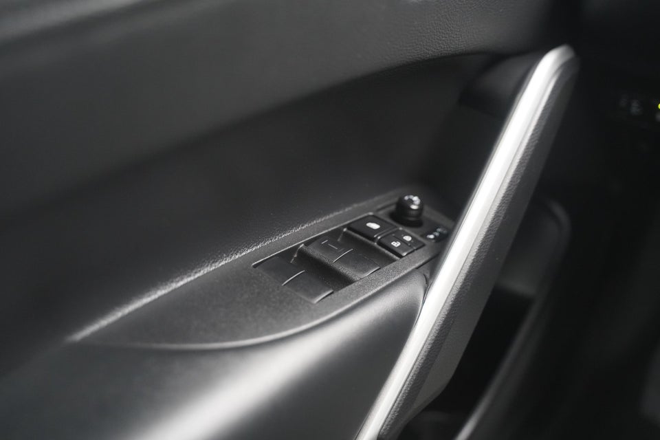 Toyota Corolla Cross 2,0 Hybrid Active CVT 5d