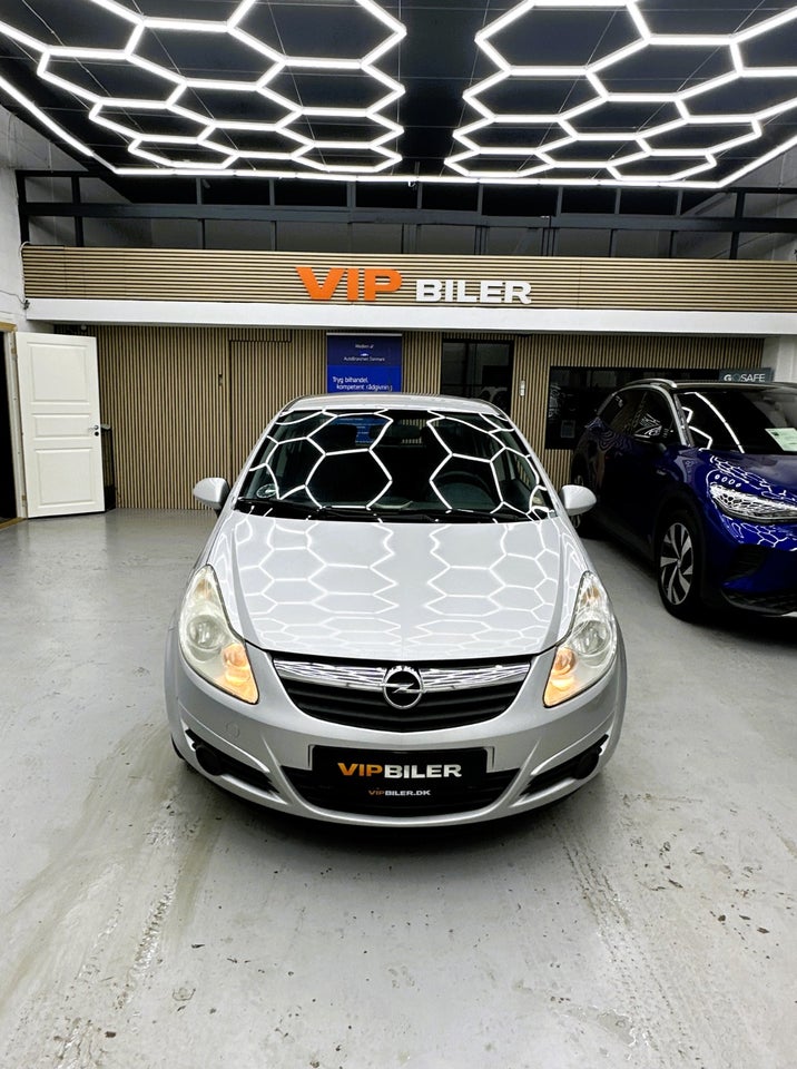 Opel Corsa 1,2 16V Cosmo 5d