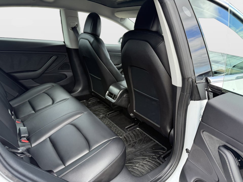 Tesla Model 3 Long Range AWD 4d