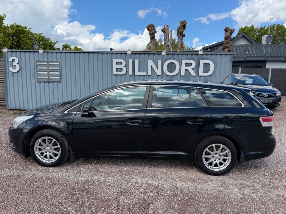 Toyota Avensis 1,8 VVT-i TX stc. 5d