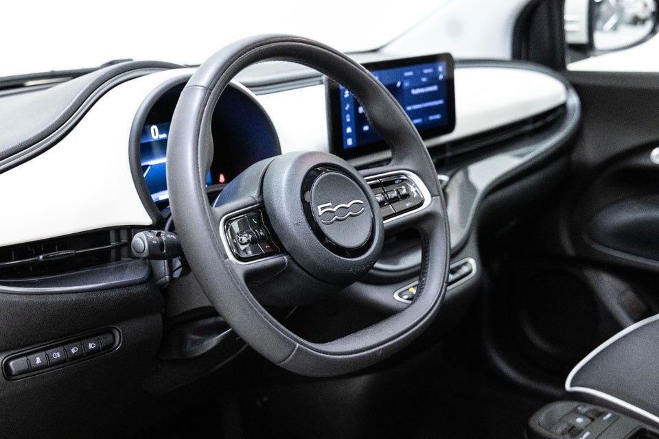 Fiat 500e 42 Icon Cabrio 2d