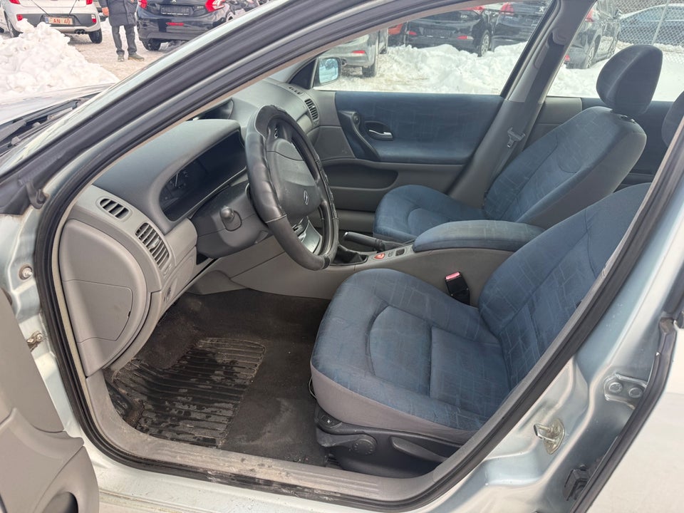 Renault Laguna II 1,6 Authentique Pack 5d