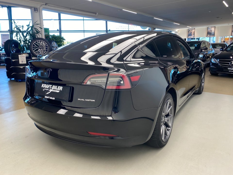 Tesla Model 3 Long Range AWD 4d