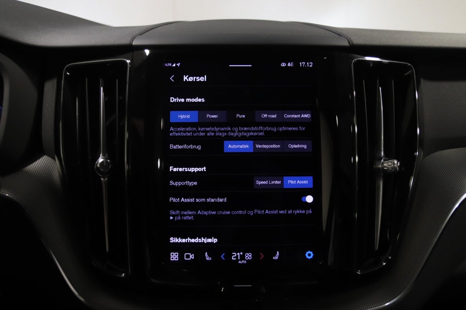 Volvo XC60 2,0 T6 ReCharge Plus Dark aut. AWD 5d