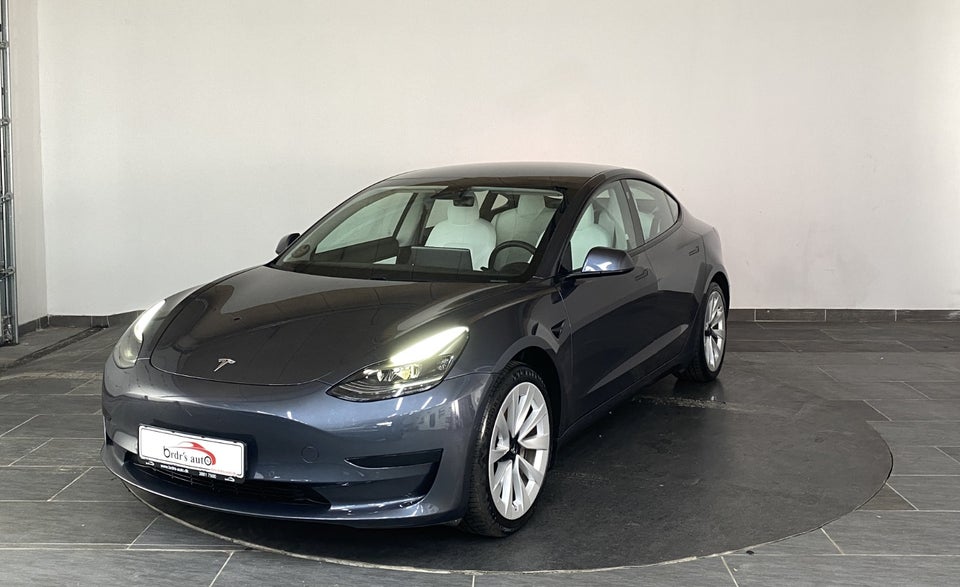 Tesla Model 3 Standard Range+ RWD 4d