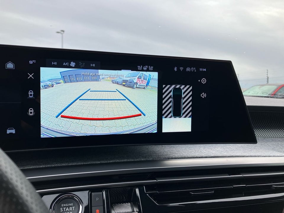 Peugeot e-3008 77 GT 5d