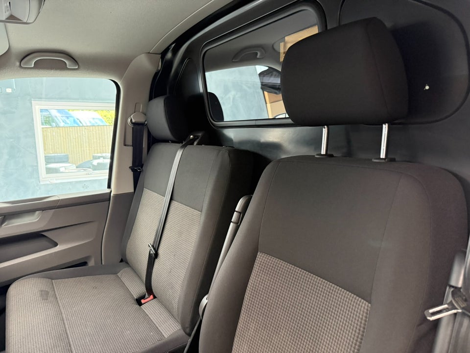 VW Transporter 2,0 TDi 150 Kassevogn DSG lang