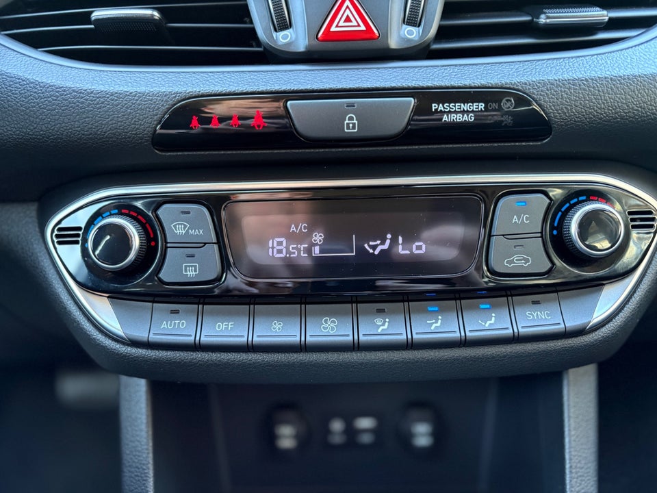 Hyundai i30 1,4 T-GDi Premium stc. DCT 5d