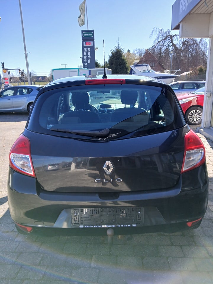 Renault Clio III 1,5 dCi 65 Expression 5d