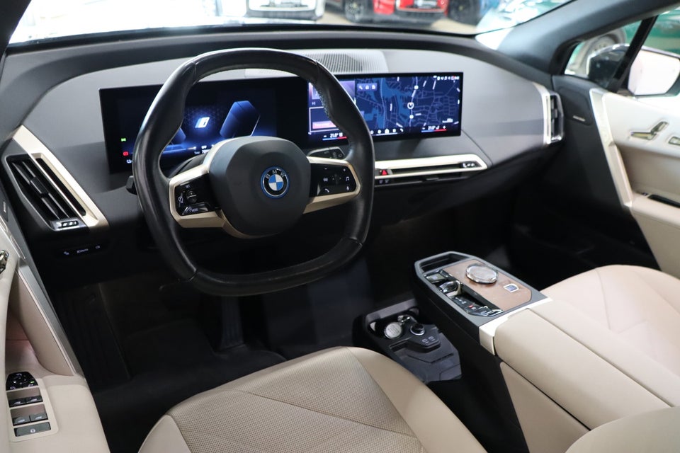 BMW iX xDrive40 Fully Charged Sport 5d