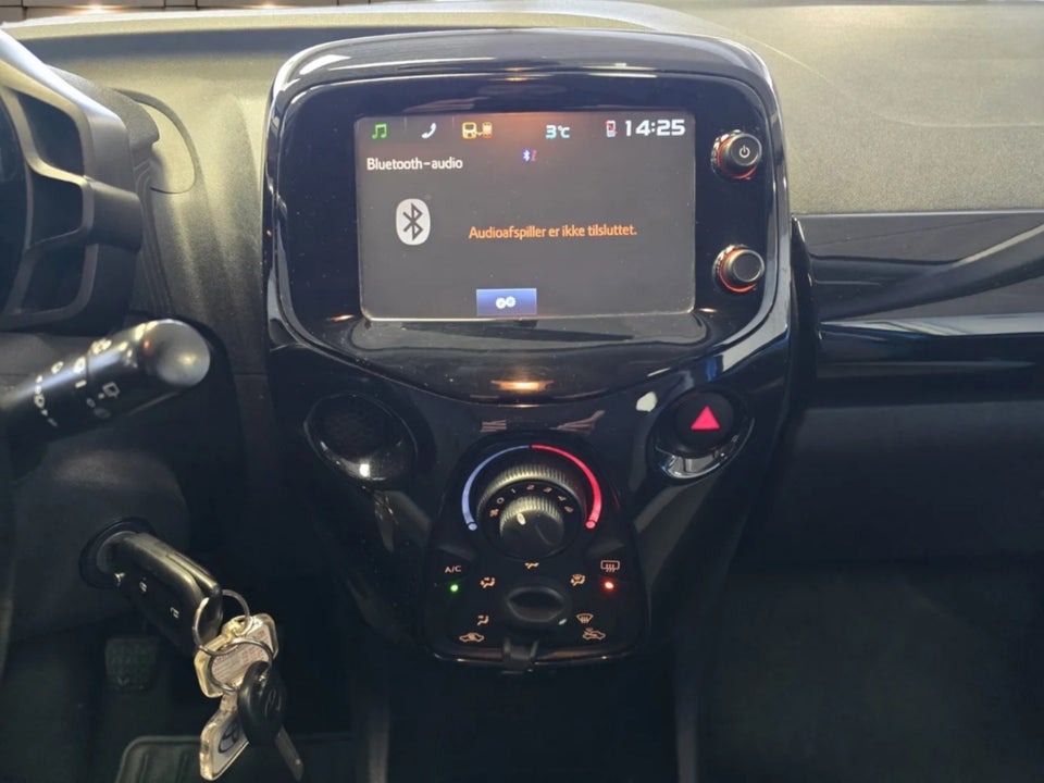Toyota Aygo 1,0 VVT-i x-play 5d