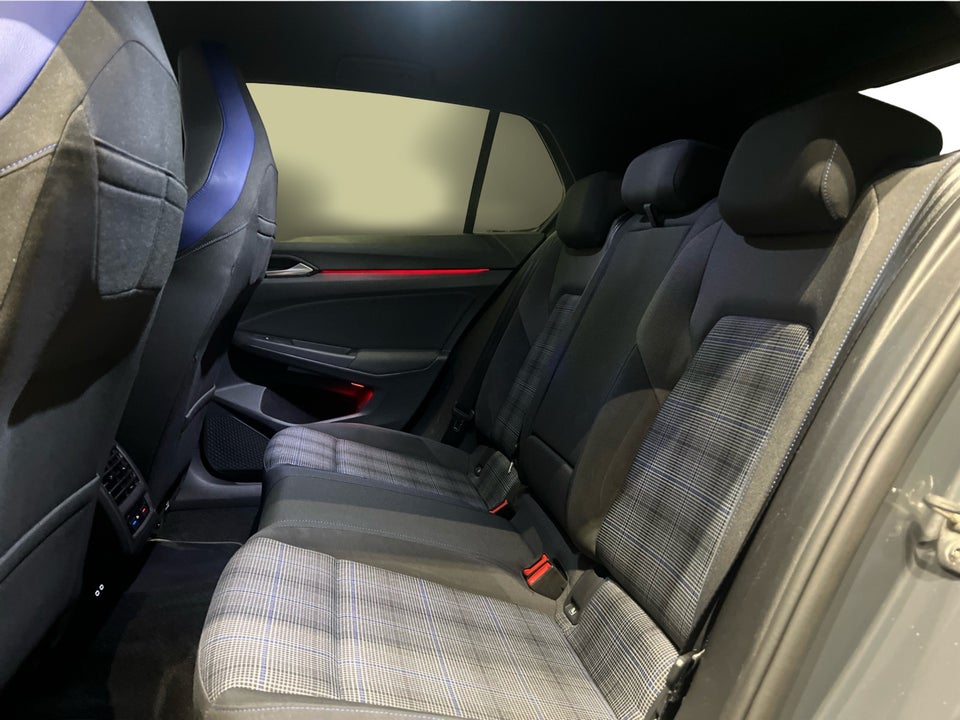 VW Golf VIII 1,4 GTE DSG 5d