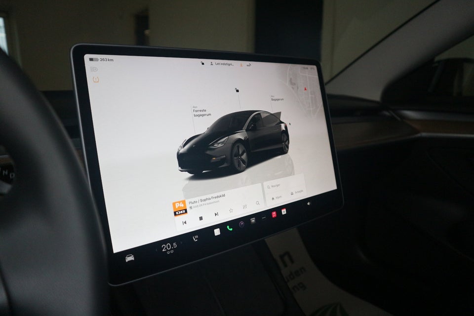 Tesla Model 3 Long Range AWD 4d