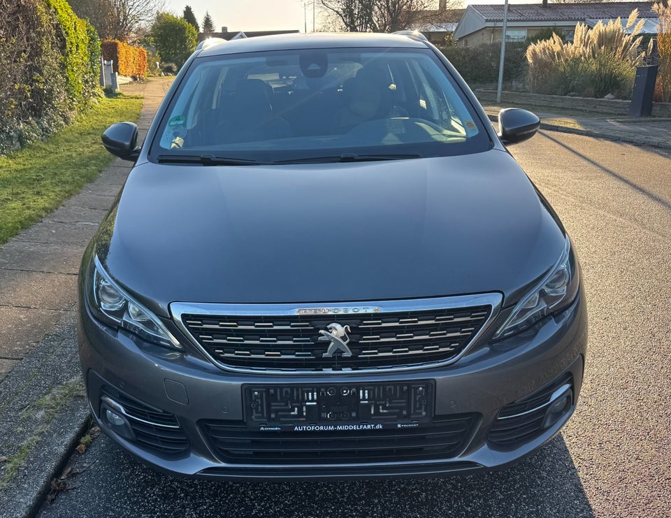 Peugeot 308 1,6 BlueHDi 120 Allure Sky 5d