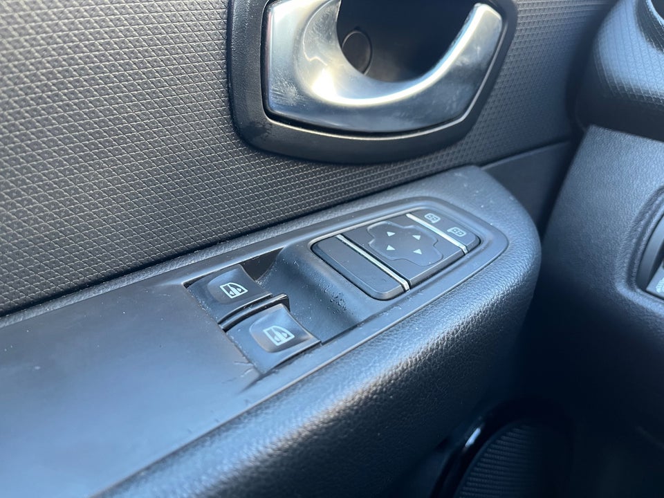 Renault Clio IV 0,9 TCe 90 Limited Sport Tourer 5d