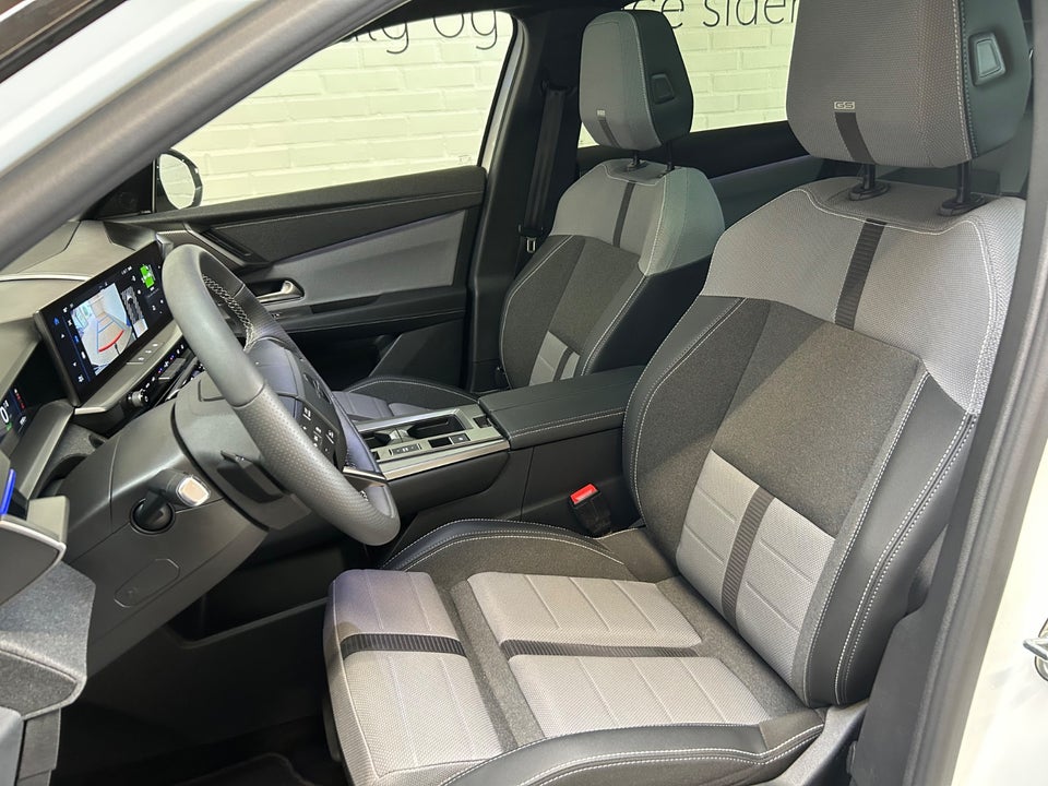 Opel Grandland-e 73 GS Sky 5d