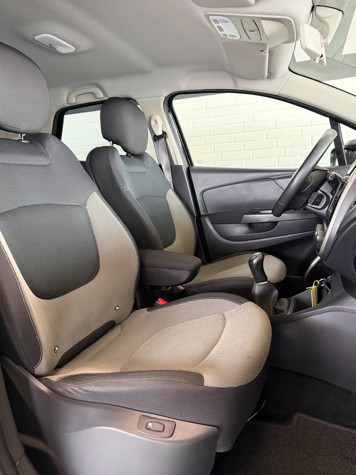Renault Captur 0,9 TCe 90 Expression 5d