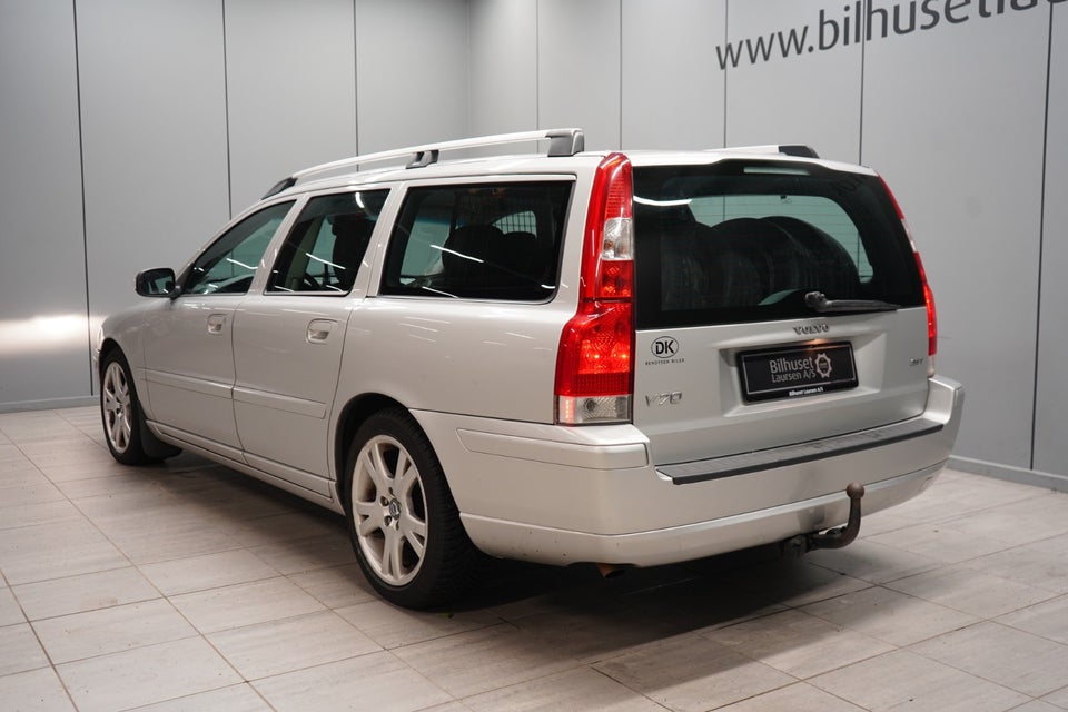 Volvo V70 2,5 T Momentum aut. 5d