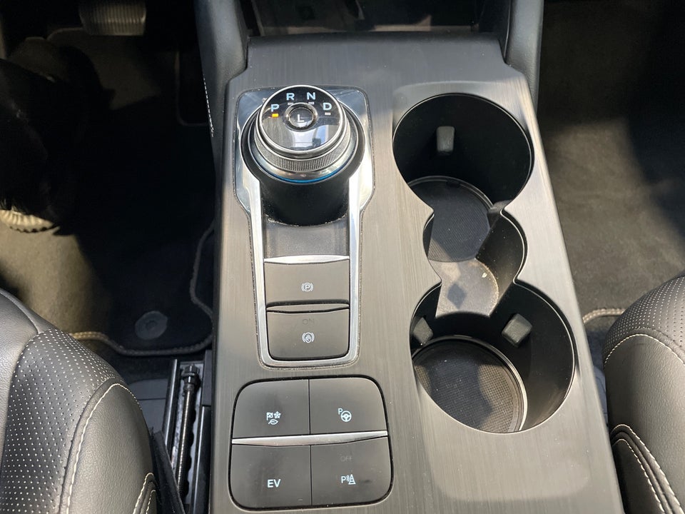 Ford Kuga 2,5 PHEV Vignale CVT 5d