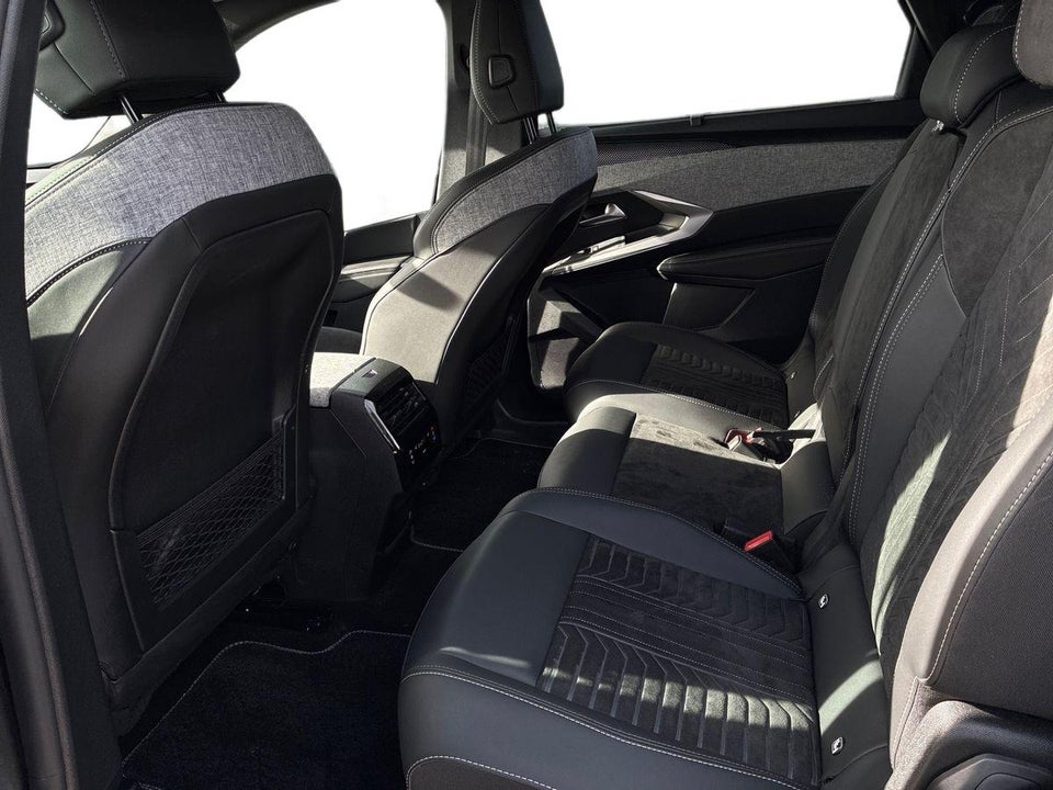 Peugeot e-5008 77 GT 7prs 5d