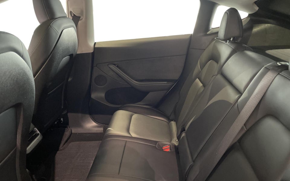 Tesla Model Y RWD 5d