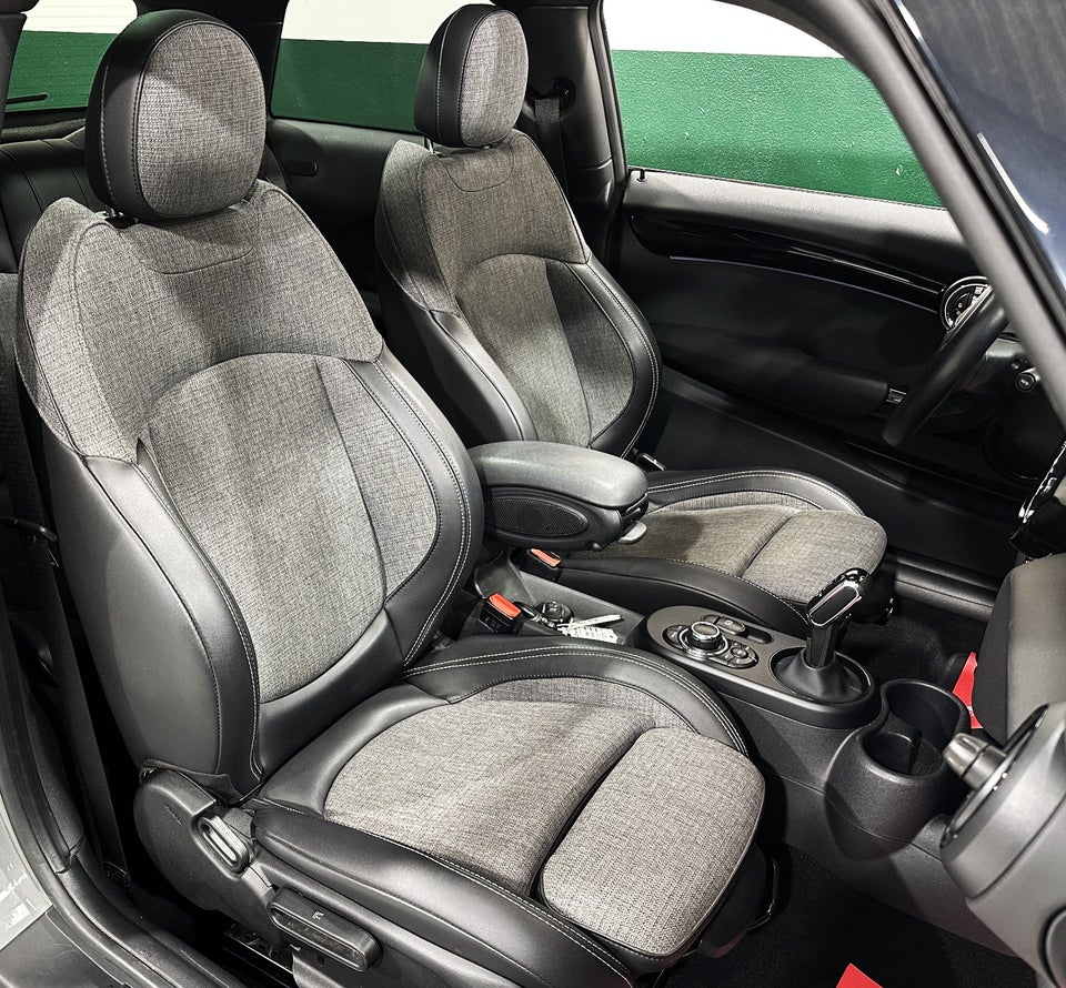 MINI Cooper SE Classic Trim 3d