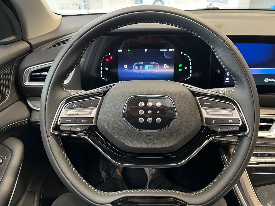 Navor E5 1,5 PHEV Rock 5d