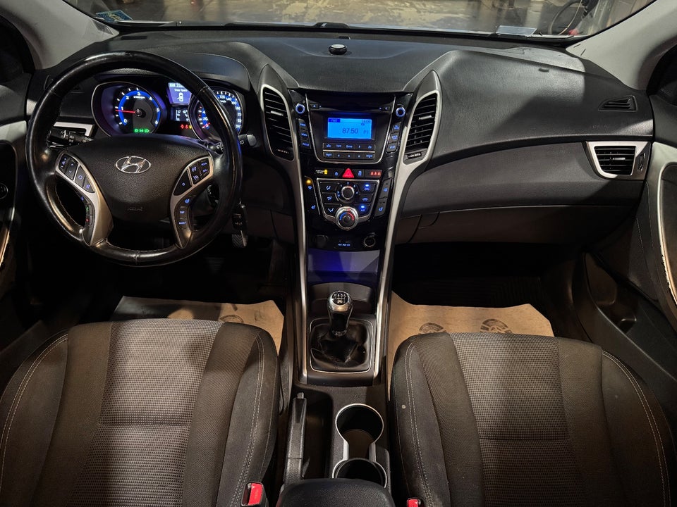 Hyundai i30 1,6 CRDi 110 Comfort Eco 5d