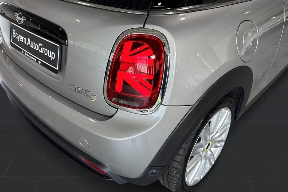 MINI Cooper SE Classic Trim 3d