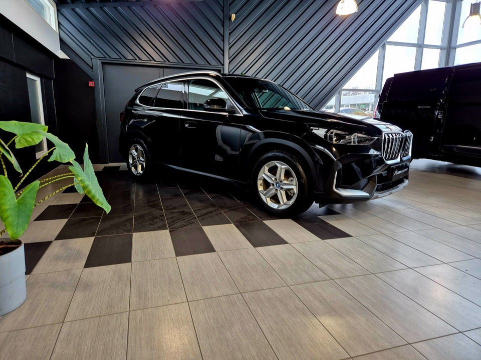 BMW iX1 xDrive30 Fully Charged 5d