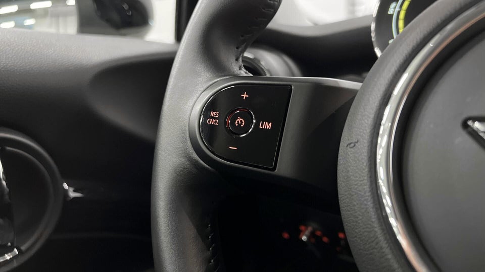 MINI Cooper SE Classic Trim 3d