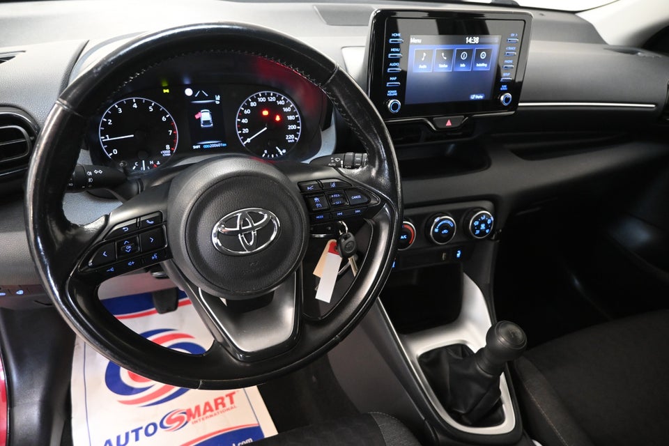 Toyota Yaris 1,0 Active 5d