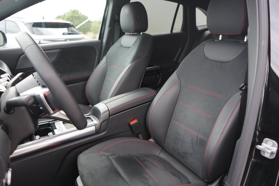 Mercedes EQA300 AMG Line 4Matic 5d