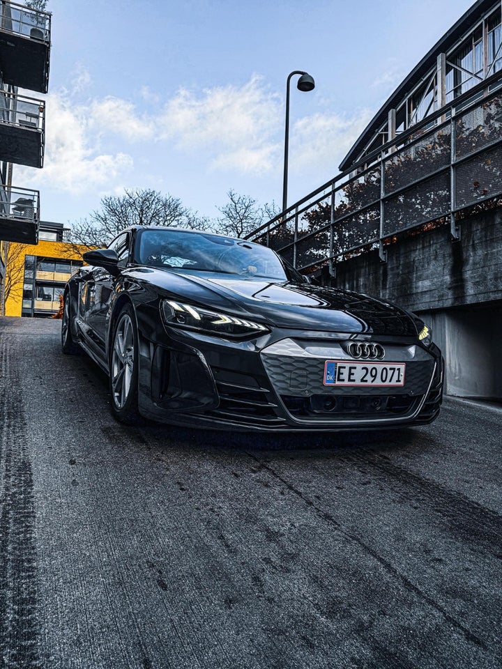 Audi e-tron GT quattro 4d