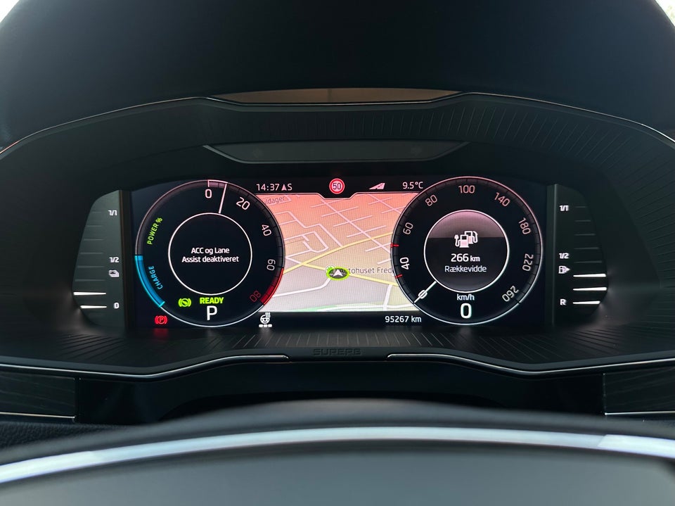 Skoda Superb 1,4 TSi iV Business Executive Combi DSG 5d