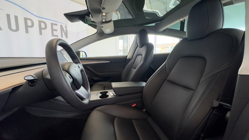 Tesla Model 3 Long Range AWD 4d