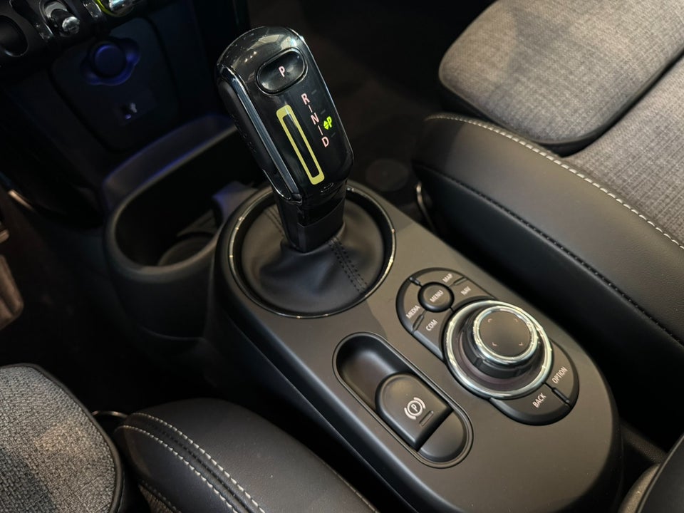 MINI Cooper SE Classic Trim 3d