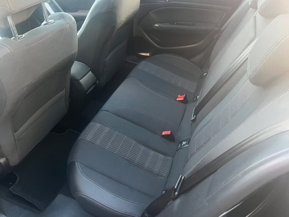 Peugeot 308 1,6 BlueHDi 120 Allure Sky 5d