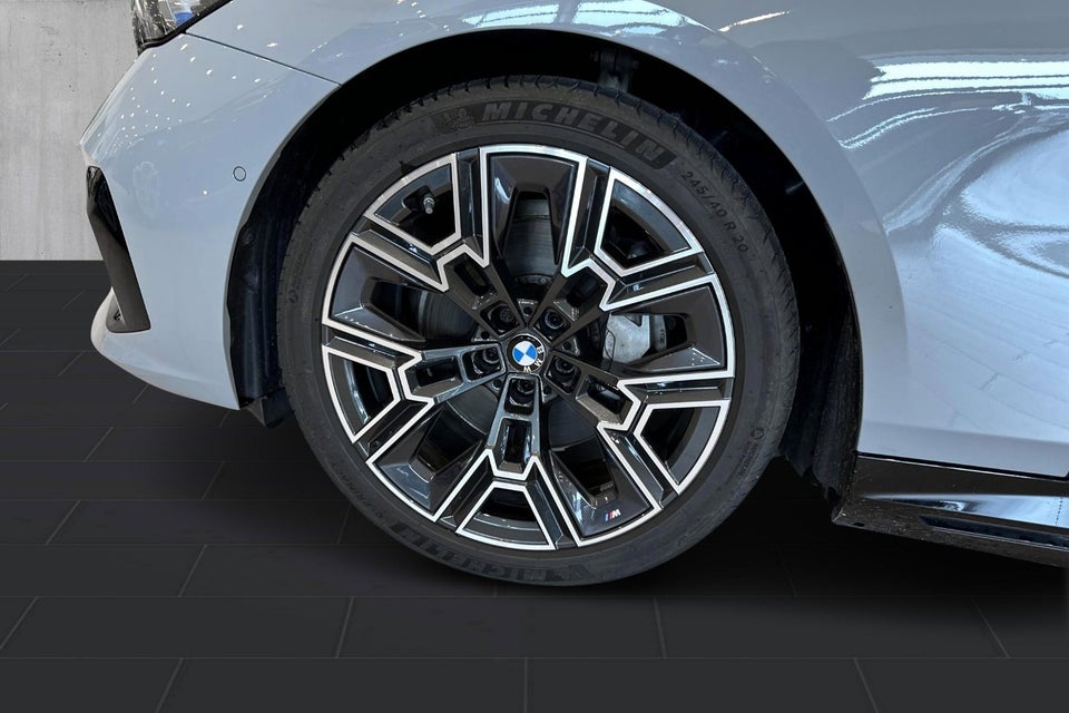 BMW i5 eDrive40 Fully Charged 4d