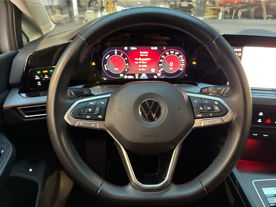 VW Golf VIII 1,4 eHybrid DSG 5d