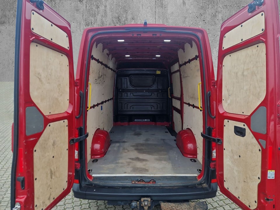 VW Crafter 35 2,0 TDi 177 Kassevogn L3H3 aut.