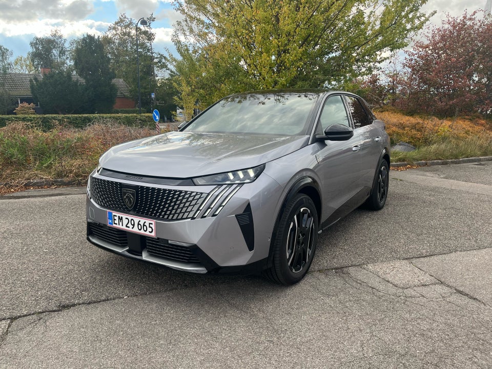Peugeot e-3008 77 GT Pack 5d
